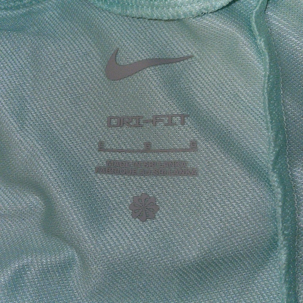 never worn - Picture 2 of 3
